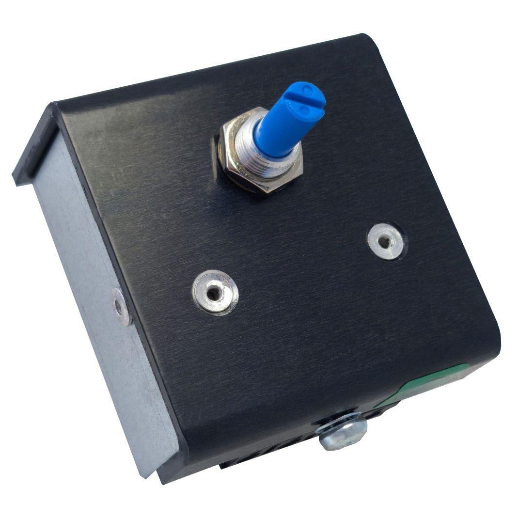 VAC1-15E 110V 15A single phase enclosed fan speed controller with variable phase-angle output for HVAC and industrial fan applications.